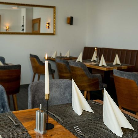 Roca Restaurant Und Hotel Bommersheim Exteriér fotografie