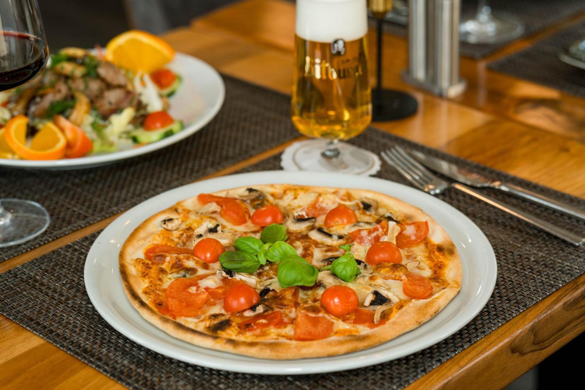 Roca Restaurant Und Hotel Bommersheim Exteriér fotografie