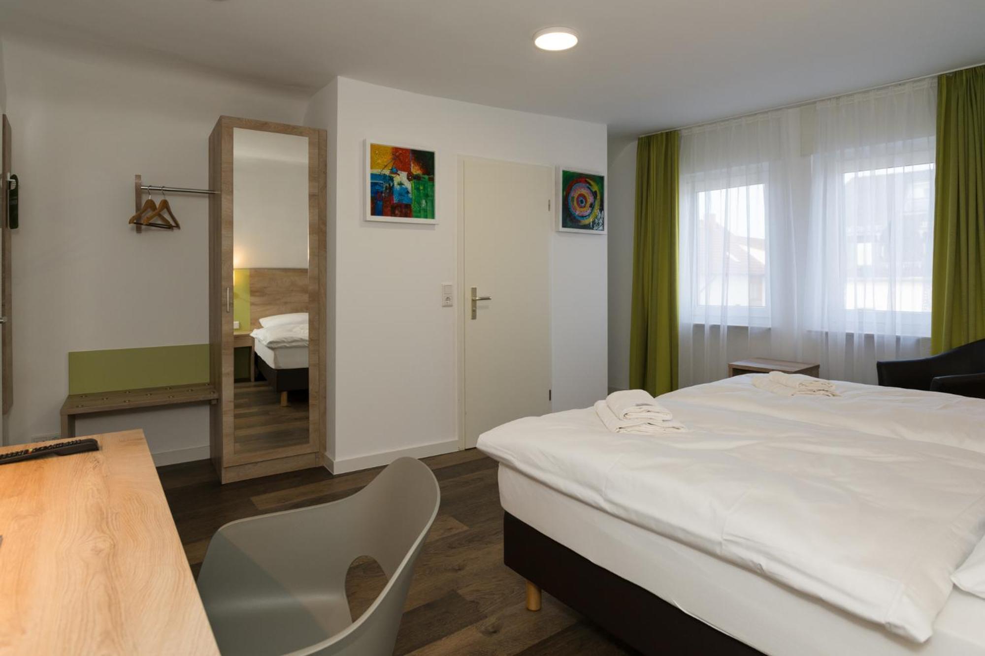 Roca Restaurant Und Hotel Bommersheim Exteriér fotografie