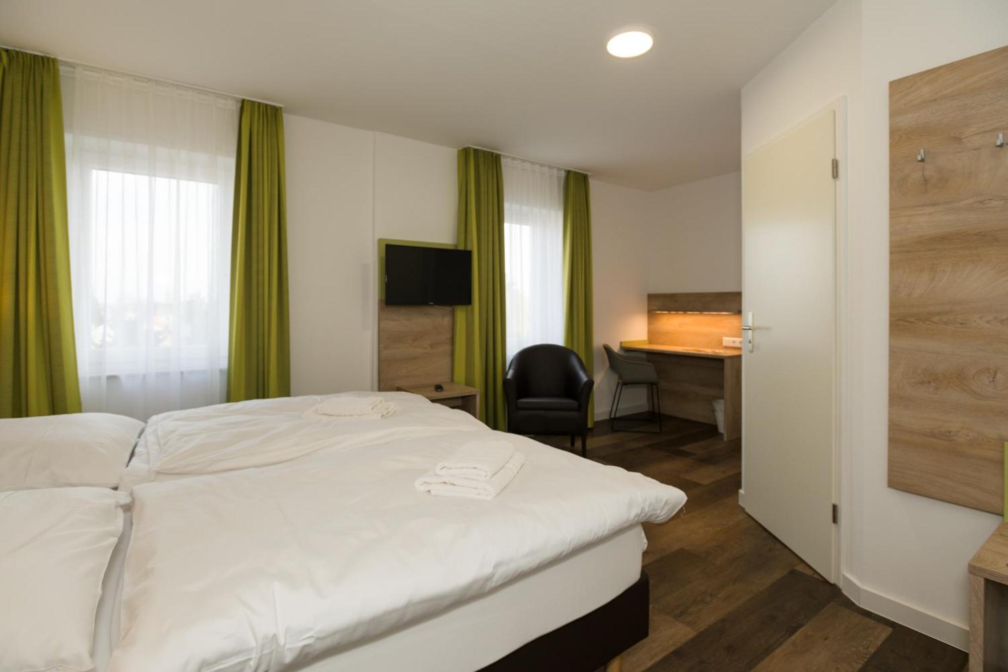 Roca Restaurant Und Hotel Bommersheim Exteriér fotografie